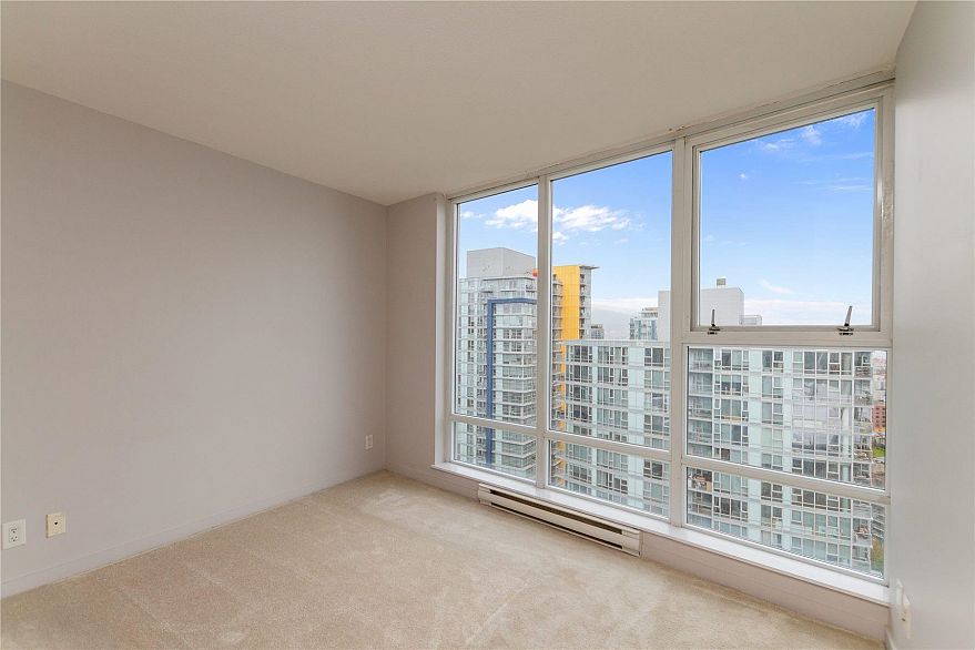 3108 111 W Georgia Street