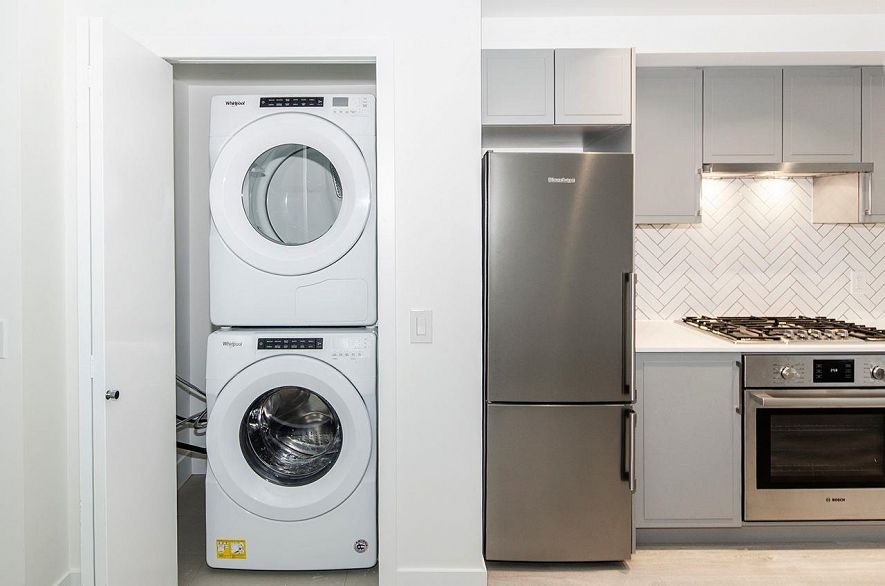 208 2435 Kingsway Street