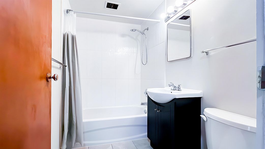 209 1925 NELSONSTREET, Vancouver BC V6G 1K9