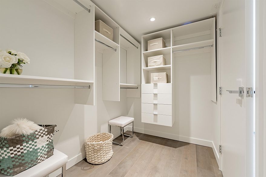 2109 1111 Richards Street