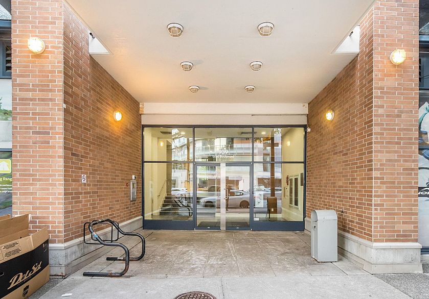 2602 939 Expo Boulevard