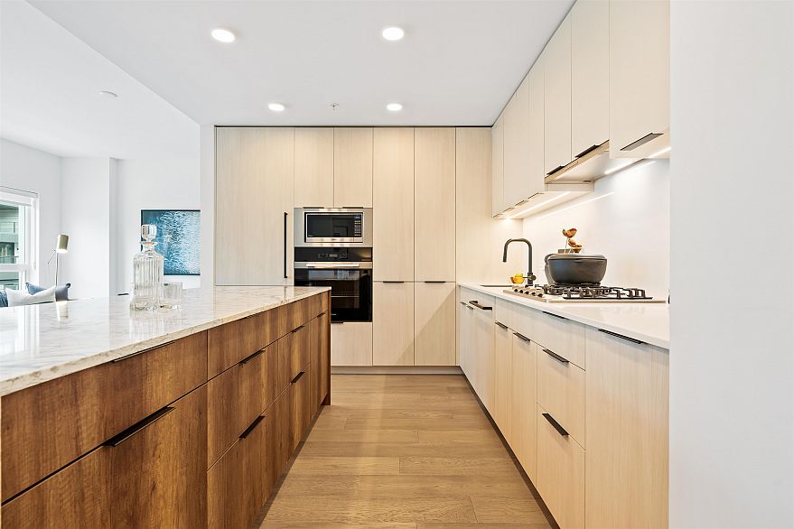 205 3590 W 39th Avenue