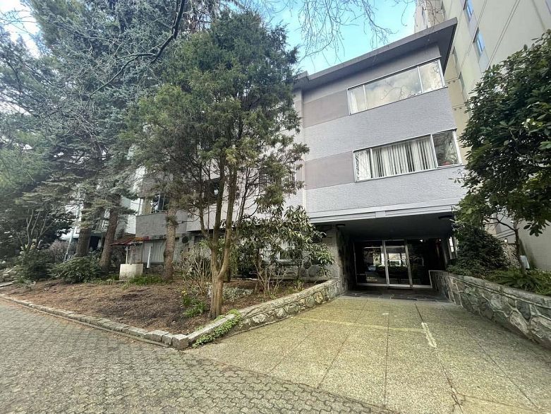 209 1925 NELSONSTREET, Vancouver BC V6G 1K9