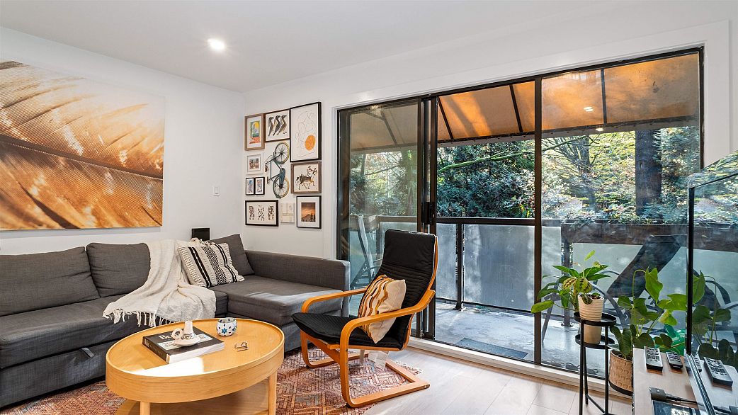 318 1345 W 15th Avenue