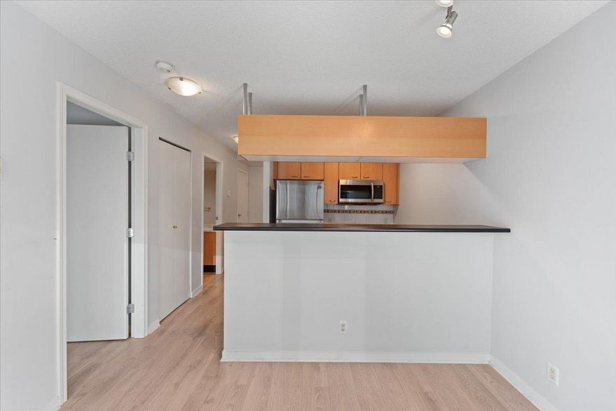 901 1331 Alberni Street