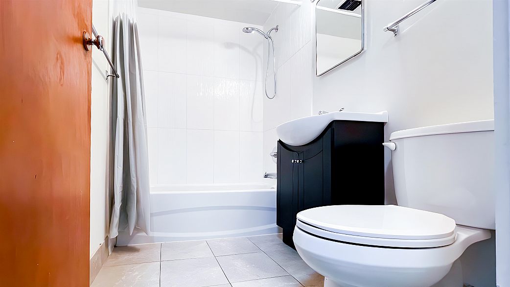 209 1925 NELSONSTREET, Vancouver BC V6G 1K9