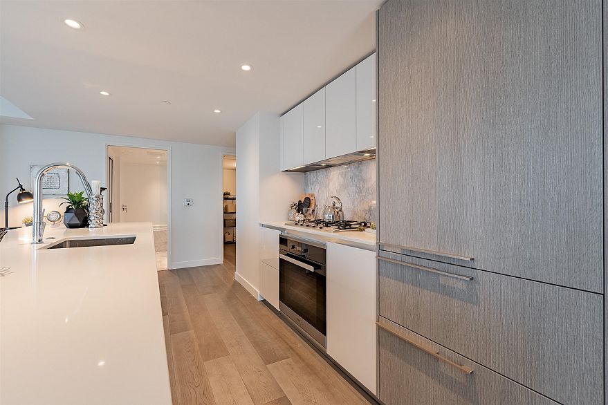 2109 1111 Richards Street