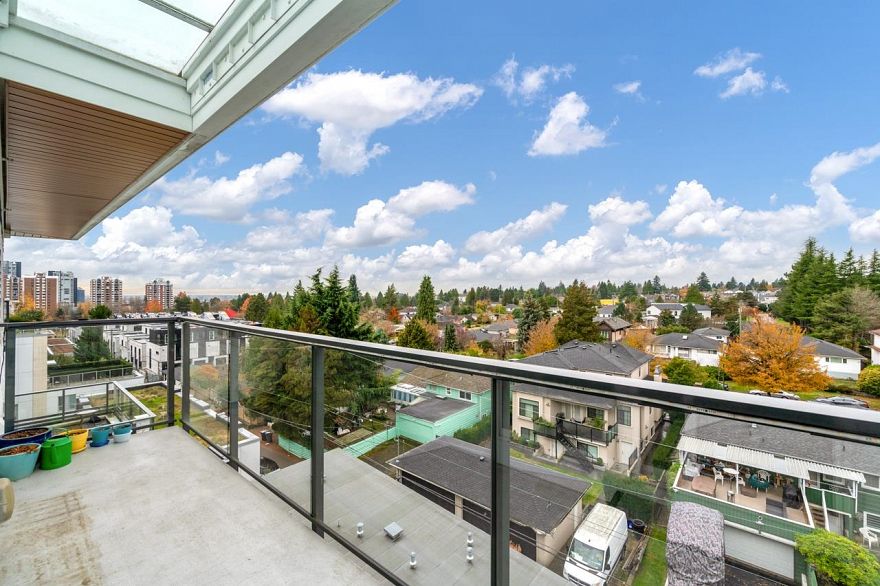 PH6 6677 Cambie Street