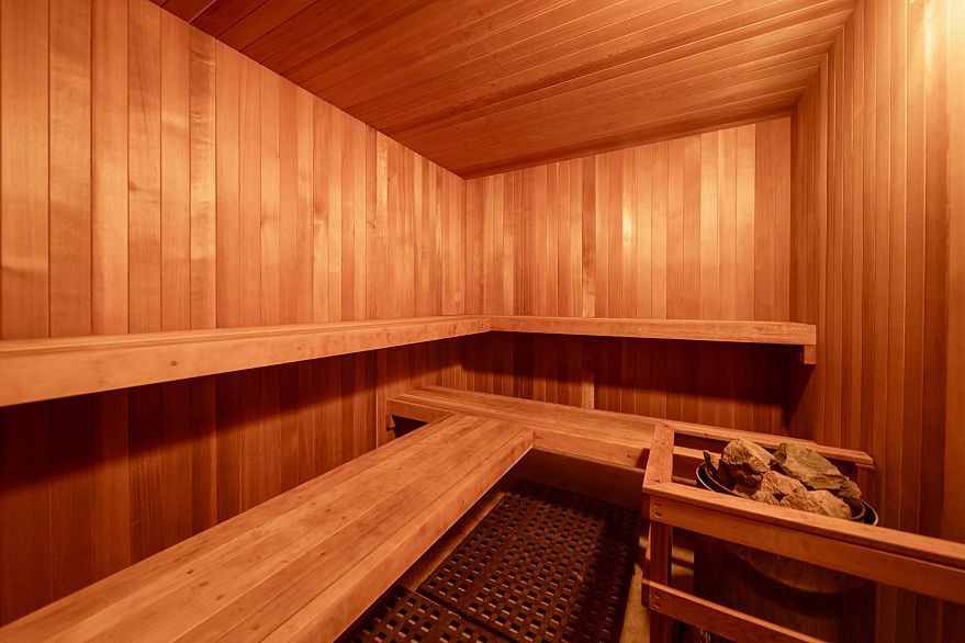 401 1406 Harwood Street