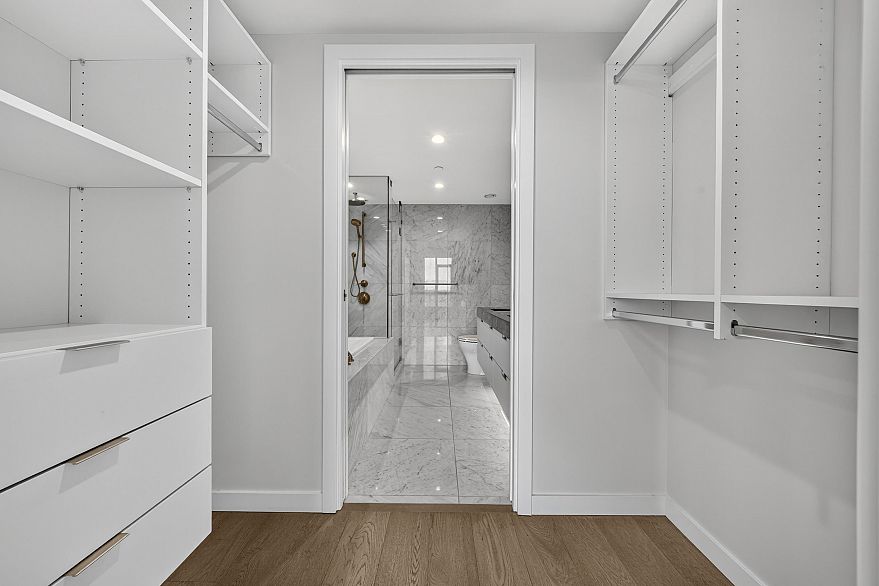 2403 1335 Howe Street