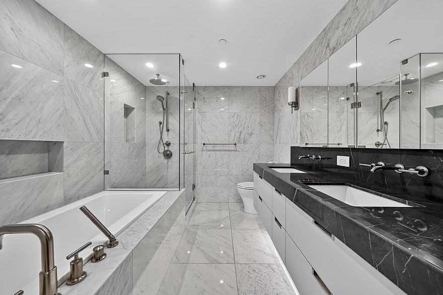 2403 1335 Howe Street