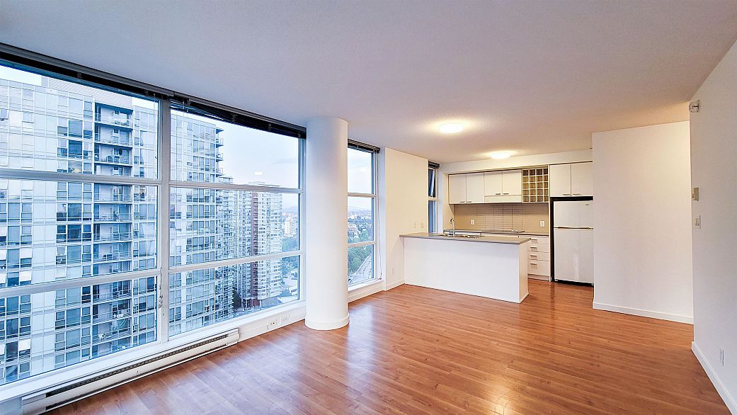 2506 111 W Georgia Street