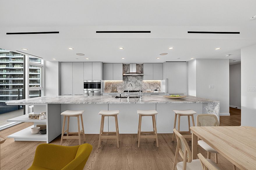 2403 1335 Howe Street