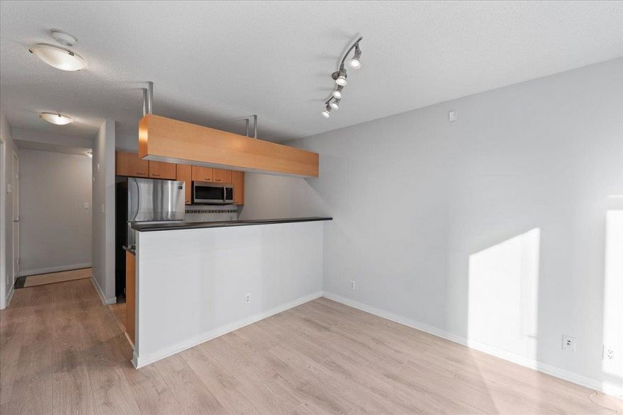 901 1331 Alberni Street