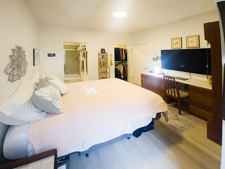 218 5983 Gray Avenue