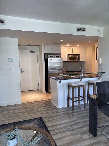 906 638 BEACH AVENUE, Vancouver BC V6Z 3A9