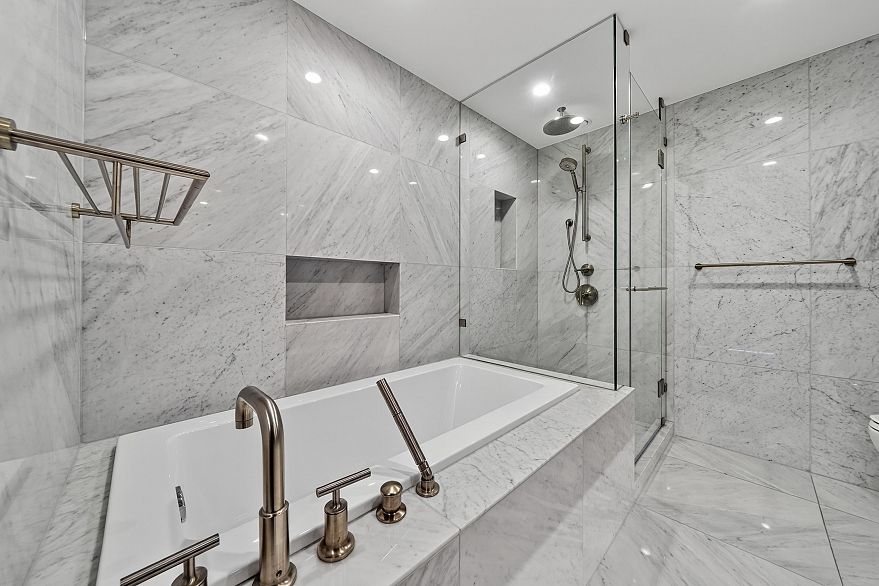 2403 1335 Howe Street