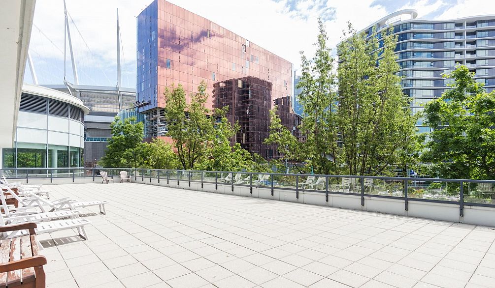 2602 939 Expo Boulevard