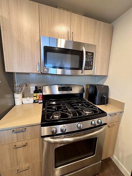 1906 4815 Eldorado Mews