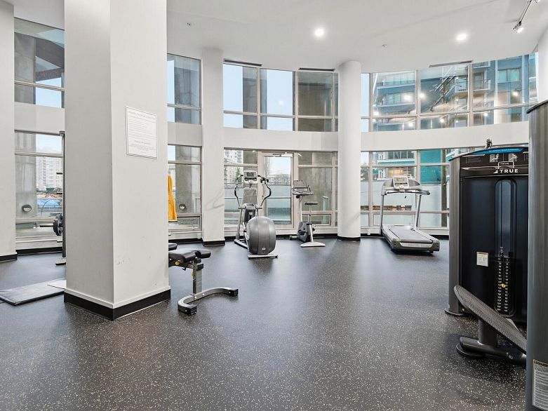 2101 1200 Alberni Street