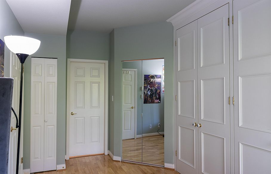 427 5835 Hampton Place