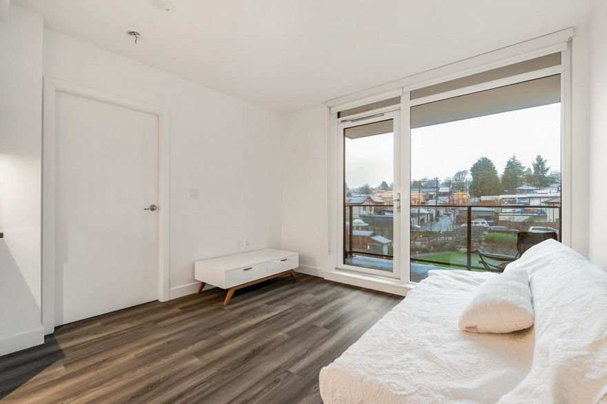 316 8181 Chester Street