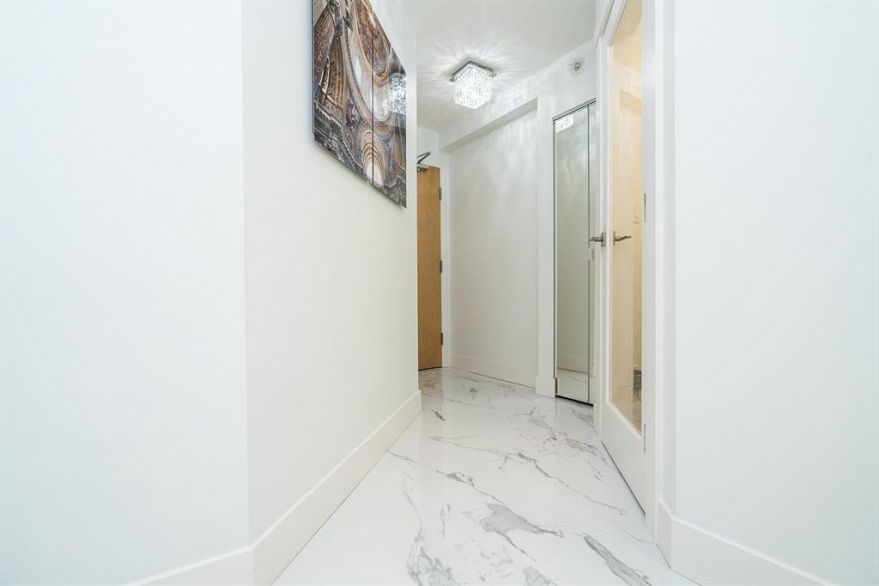 902 1328 W Pender Street