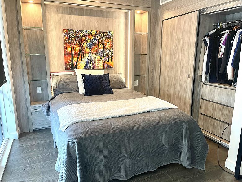 1083 87 Nelson Street