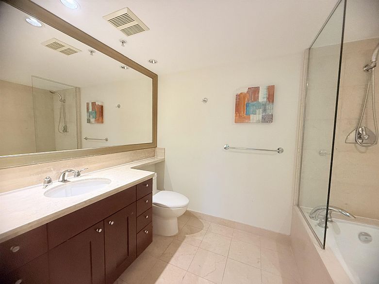 607 590 Nicola Street