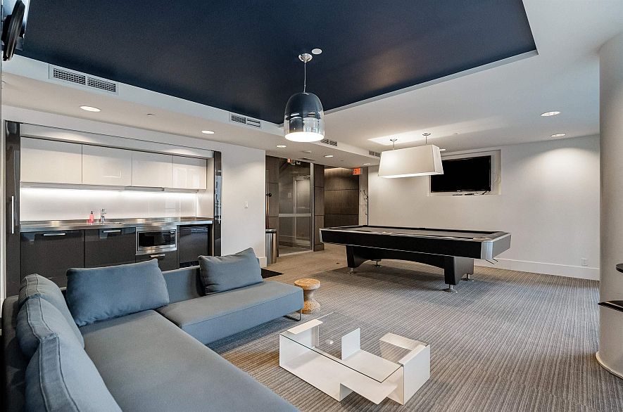 2101 1499 W Pender Street