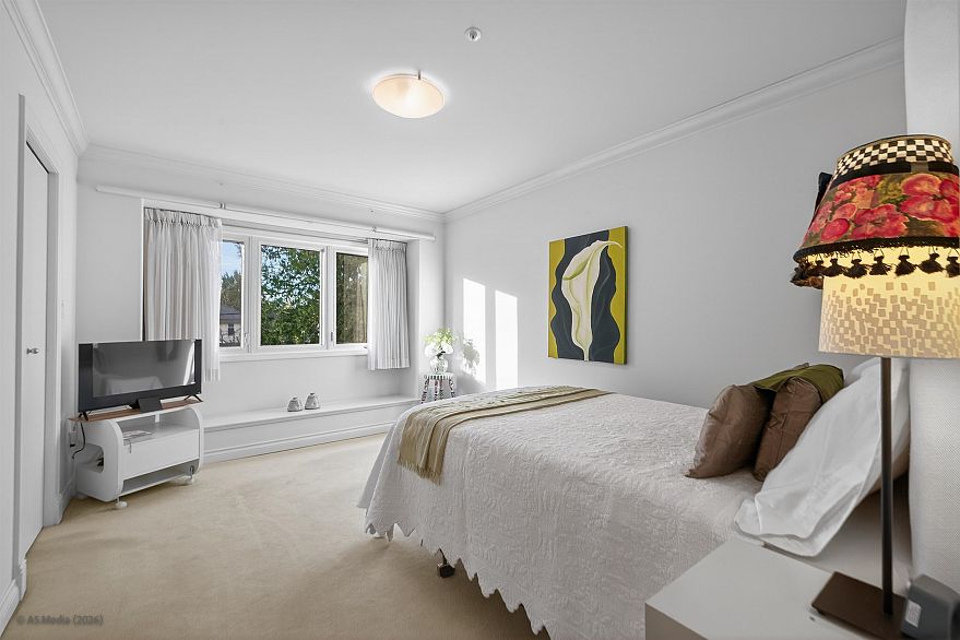 6787 Montgomery Street