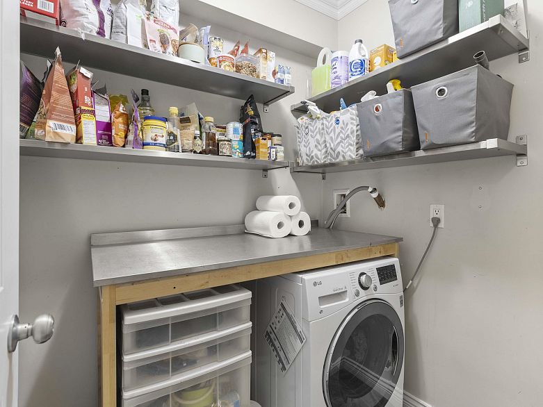 302 1550 Barclay Street