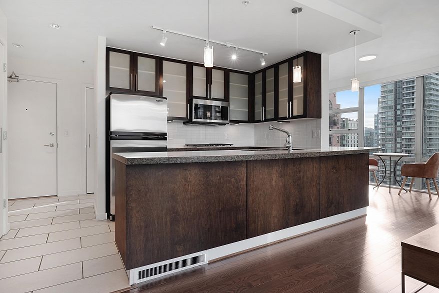 2404 1225 Richards Street