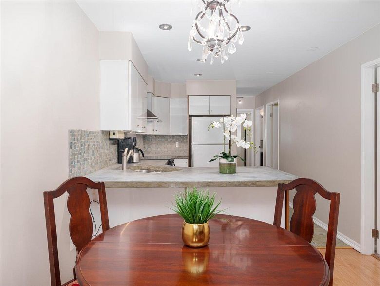 304 1274 Barclay Street