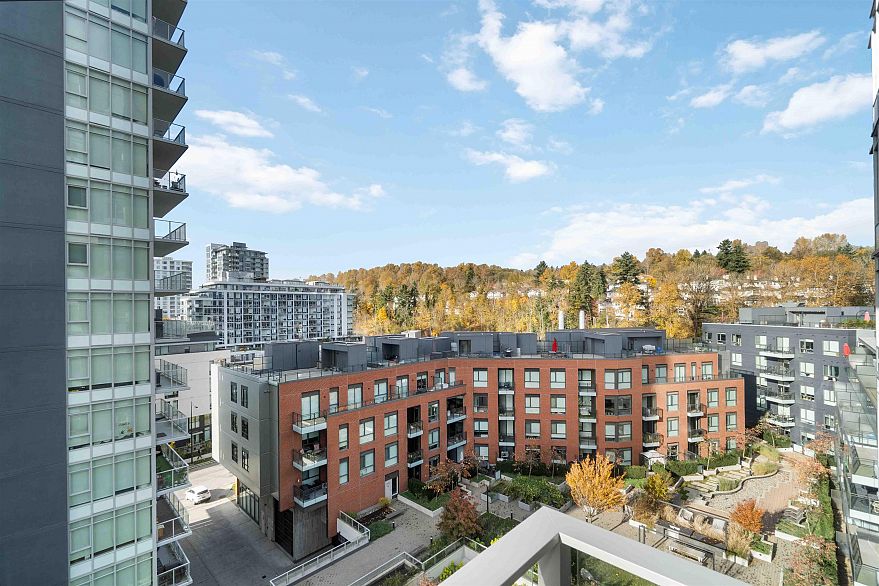 808 3581 E Kent Avenue North