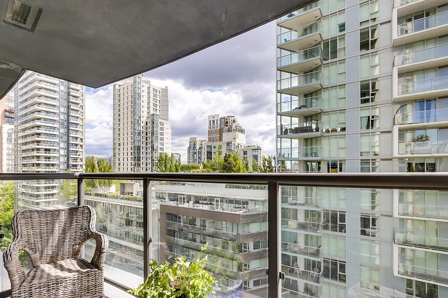 1102 501 Pacific Street