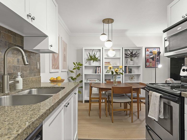 302 1550 Barclay Street