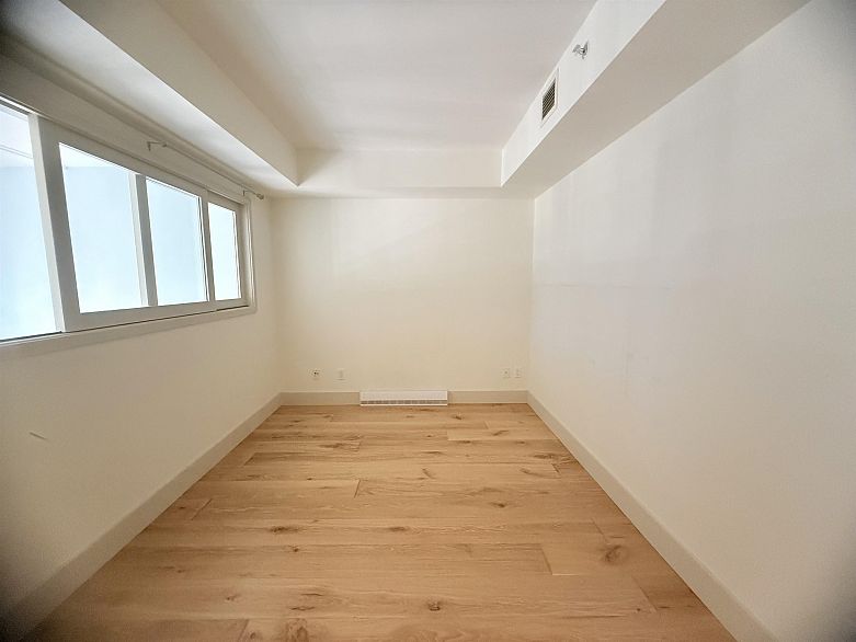 607 590 Nicola Street