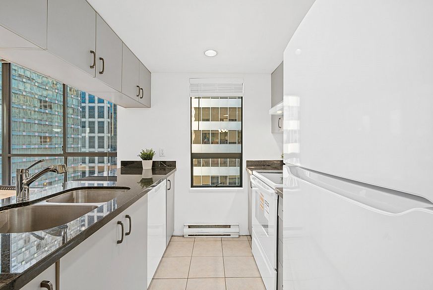 1006 1060 Alberni Street