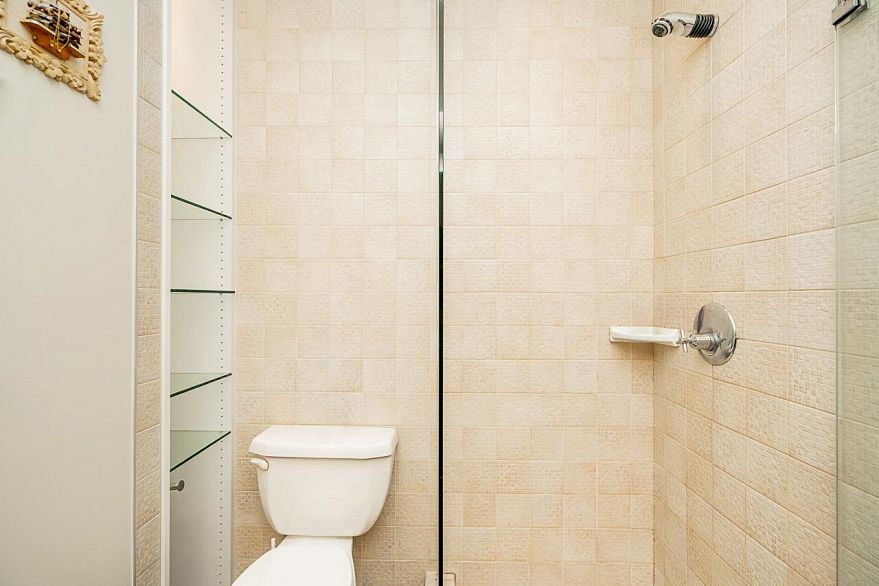 906 1333 W Georgia Street