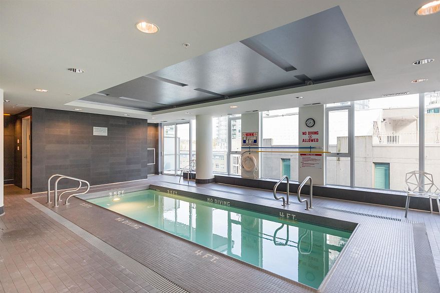 2101 1499 W Pender Street