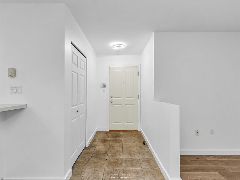 207 1990 Dunbar Street