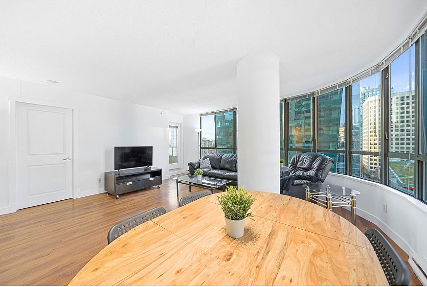 1006 1060 Alberni Street