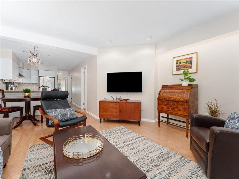 304 1274 Barclay Street