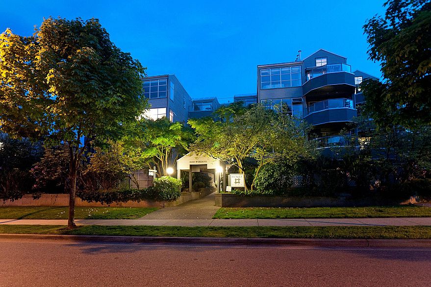 402 2250 W 3rd Avenue