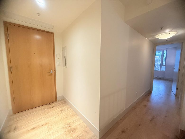 607 590 Nicola Street