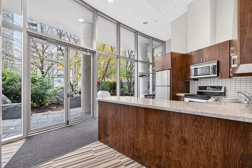 906 1050 Smithe Street