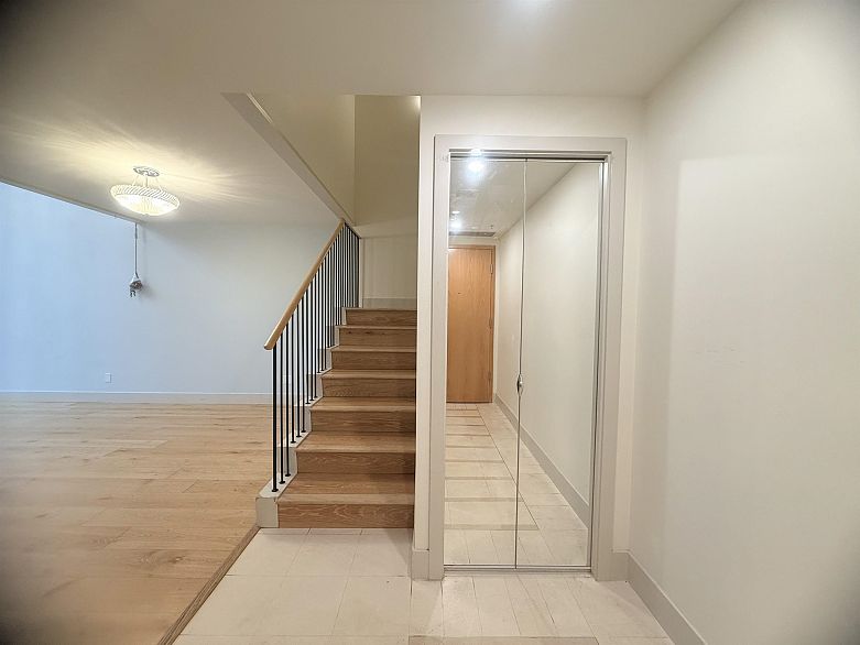 607 590 Nicola Street