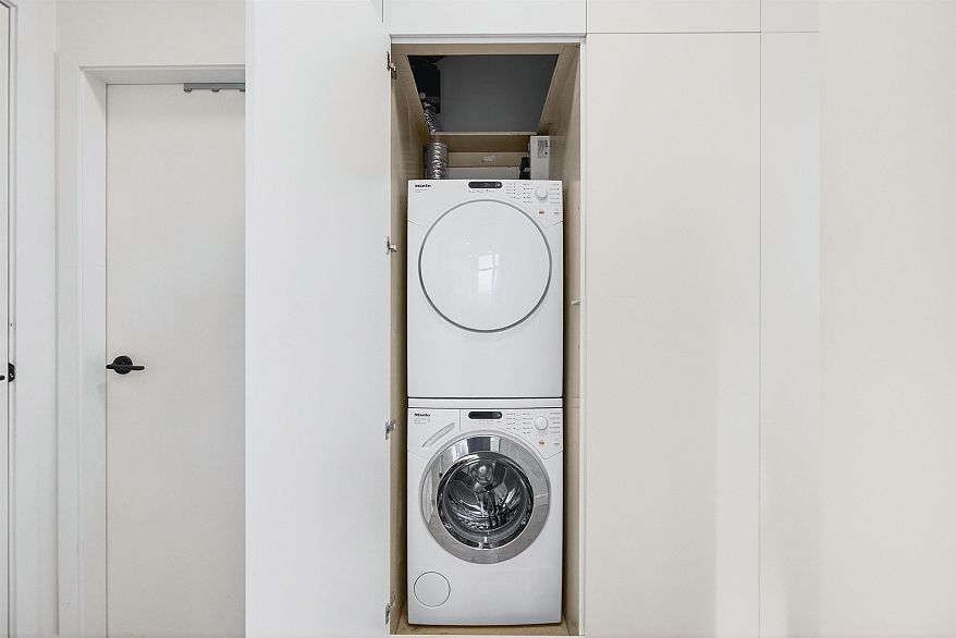 906 1050 Smithe Street