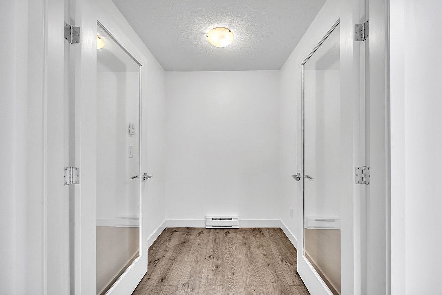 PH3 1533 E 8th Avenue